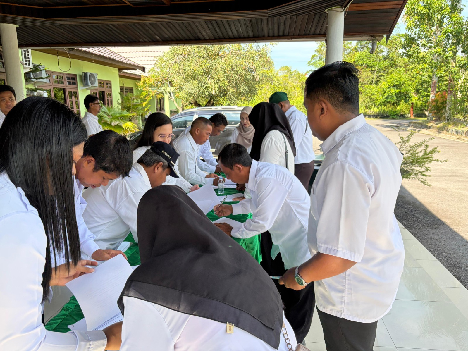 Kegiatan Penandatanganan PPPK Paruh Waktu DLH Kotim